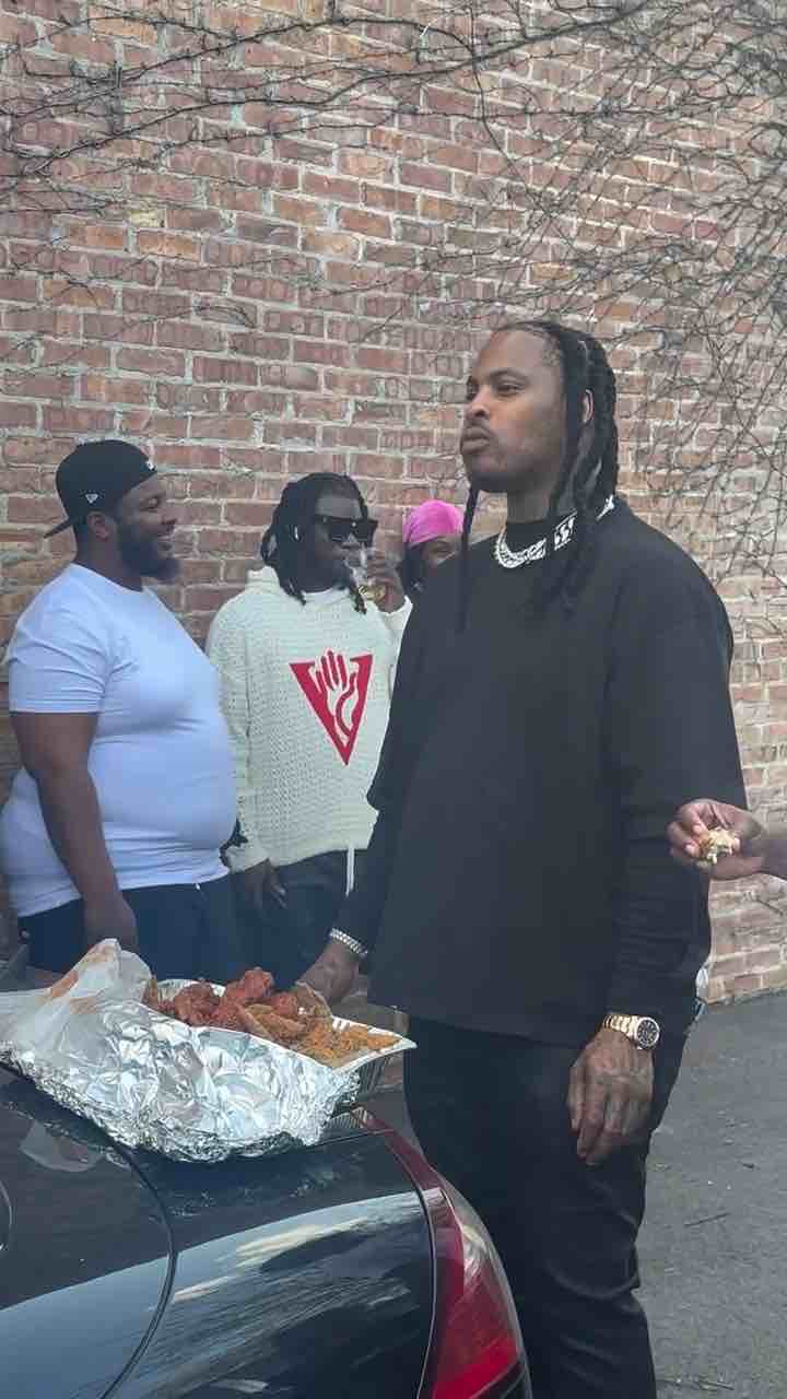 Waka Flocka Flame eating chicken wings from Harold’s Ice Bar in Chicago Illinois 🫡 great to see bro here